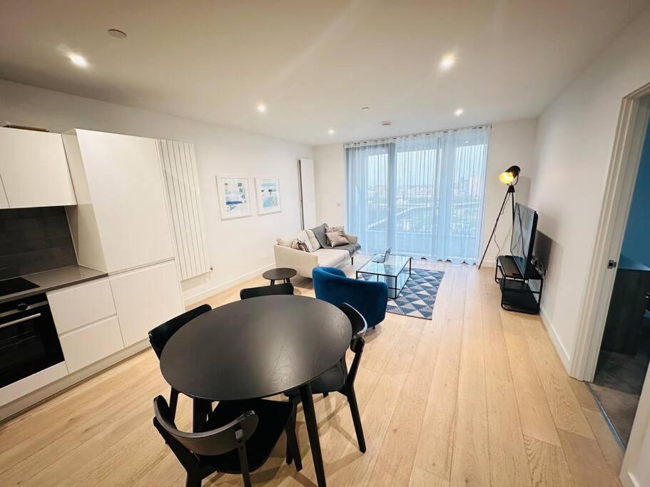 Spacious Modern 1 Bed Apartment. Londres Exterior foto